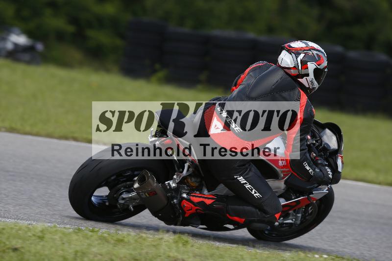 /Archiv-2024/29 12.06.2024 MOTO.CH Track Day ADR/Gruppe blau/42